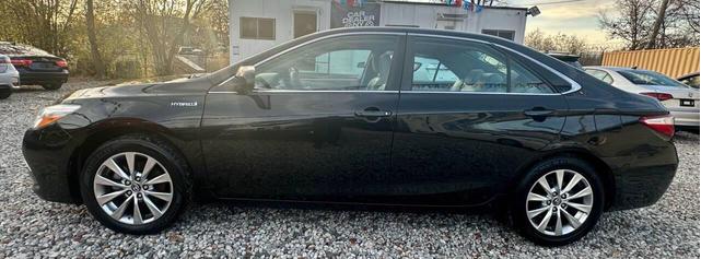 Photo of 2017 Black Toyota Camry Hybrid