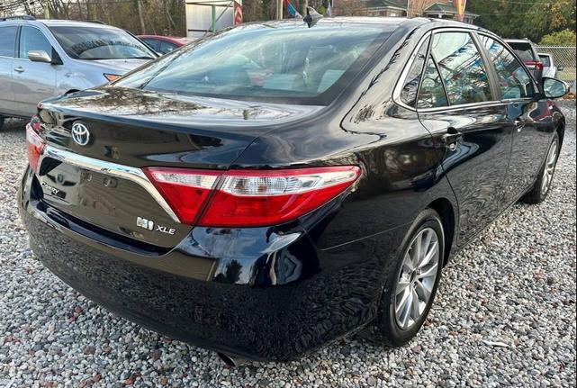 Photo of 2017 Black Toyota Camry Hybrid