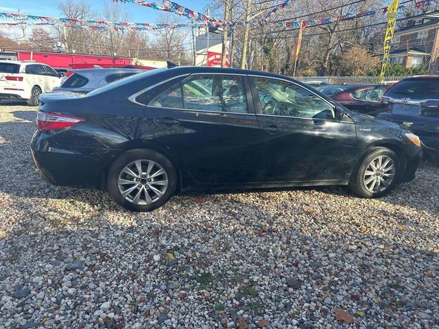 Photo of 2017 Black Toyota Camry Hybrid