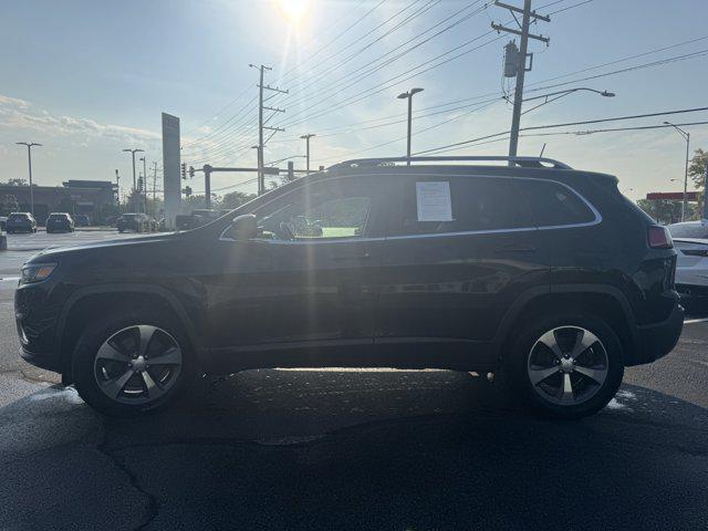 Photo of 2019 Diamond Black Crystal Pearlcoat Jeep Cherokee