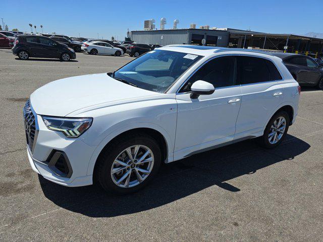 Photo of 2023 Ibis White Audi Q3