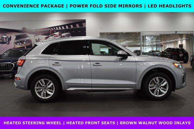 Photo of 2022 Florett Silver Metallic Audi Q5