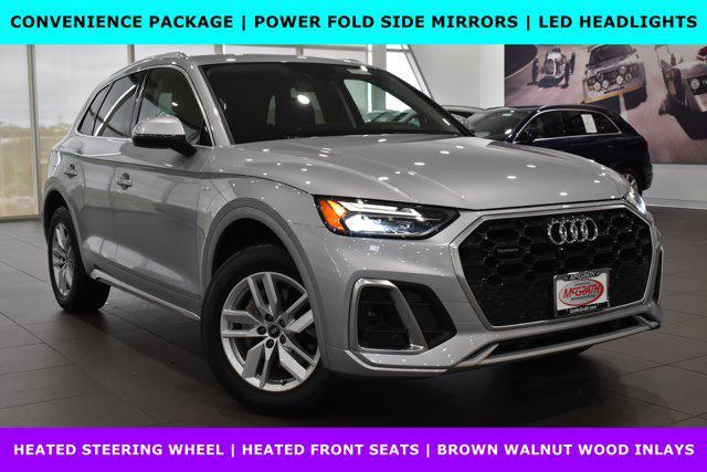 Photo of 2022 Florett Silver Metallic Audi Q5