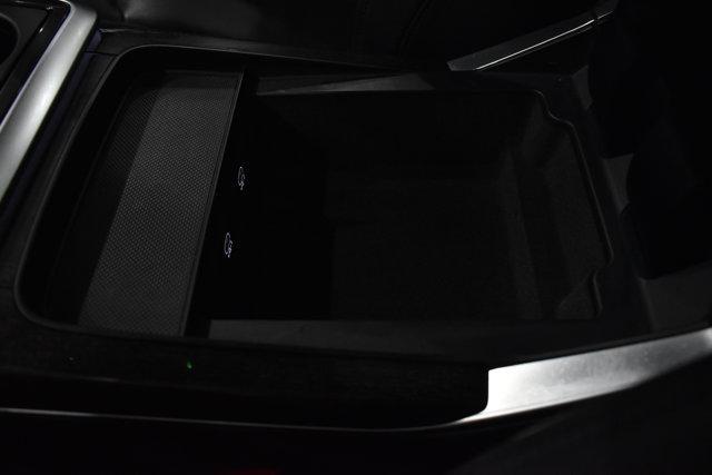 Photo of 2022 Glacier White Metallic Audi Q7