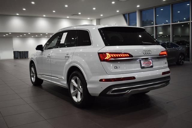 Photo of 2022 Glacier White Metallic Audi Q7