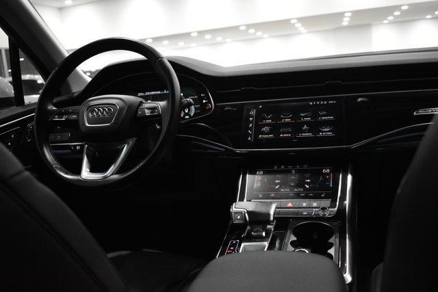 Photo of 2022 Glacier White Metallic Audi Q7