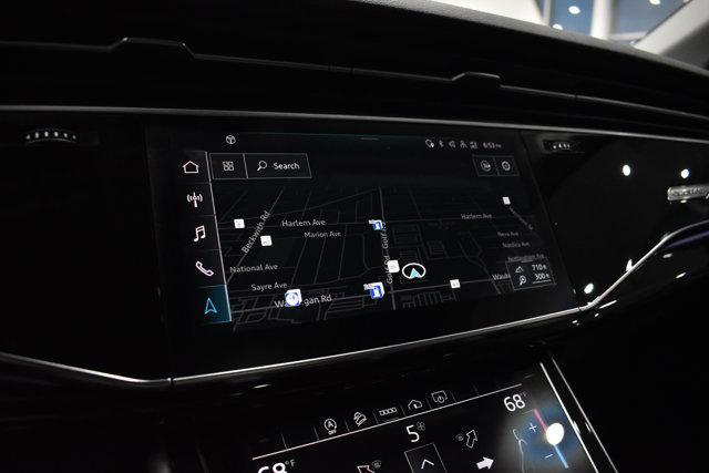 Photo of 2022 Glacier White Metallic Audi Q7