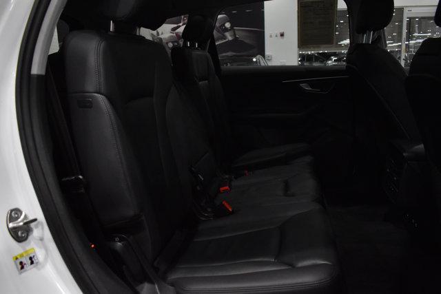 Photo of 2022 Glacier White Metallic Audi Q7