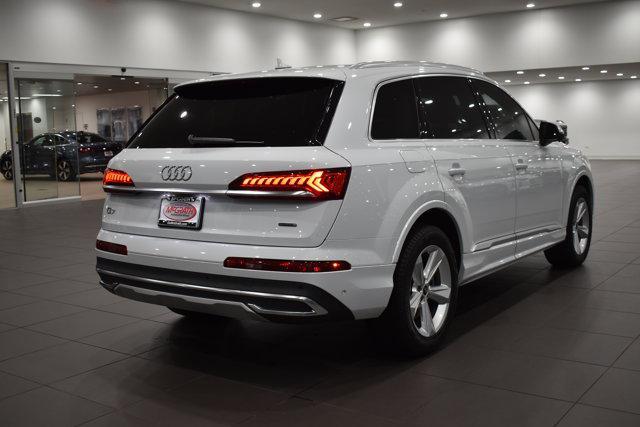 Photo of 2022 Glacier White Metallic Audi Q7