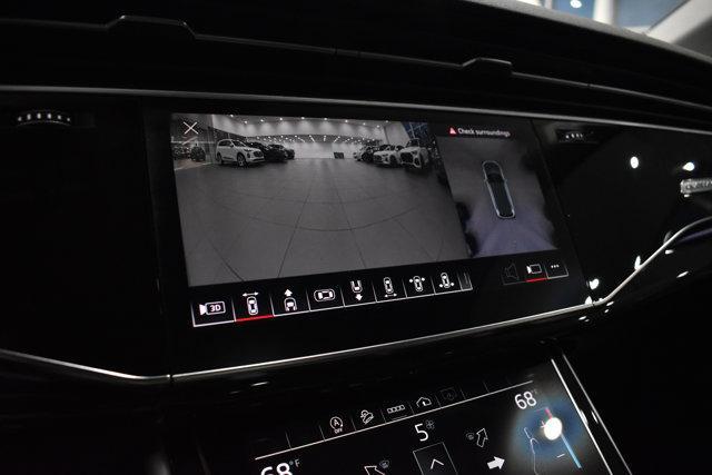 Photo of 2022 Glacier White Metallic Audi Q7