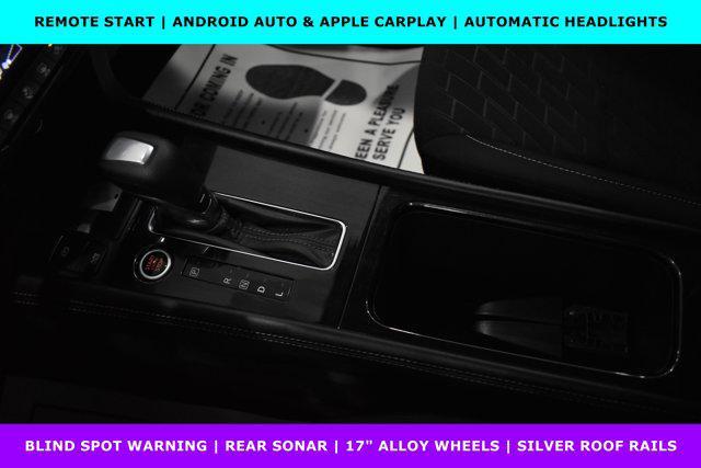 Photo of 2021 Aspen White Pearl Nissan Kicks