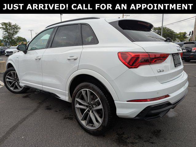 Photo of 2024 Glacier White Metallic Audi Q3