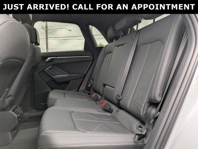 Photo of 2024 Glacier White Metallic Audi Q3