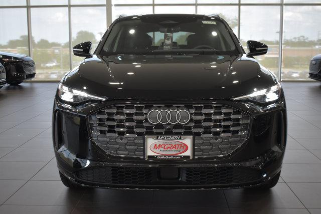 Photo of 2025 Mythos Black Metallic Audi Q5