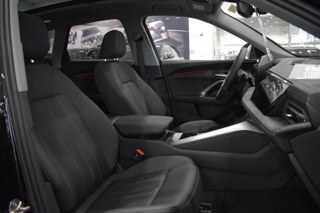 Photo of 2025 Mythos Black Metallic Audi Q5