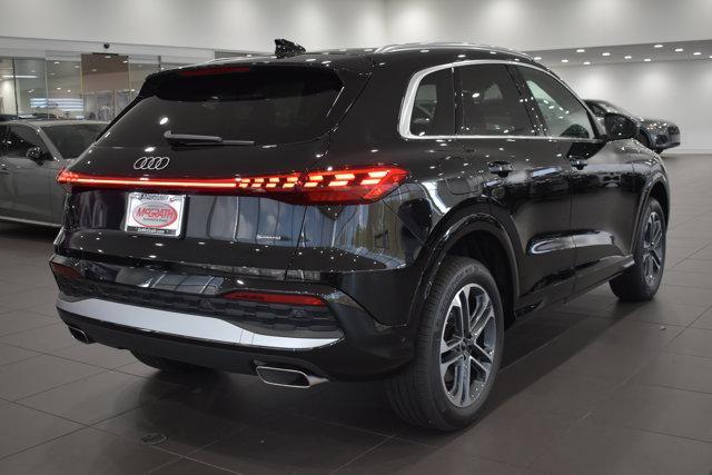 Photo of 2025 Mythos Black Metallic Audi Q5