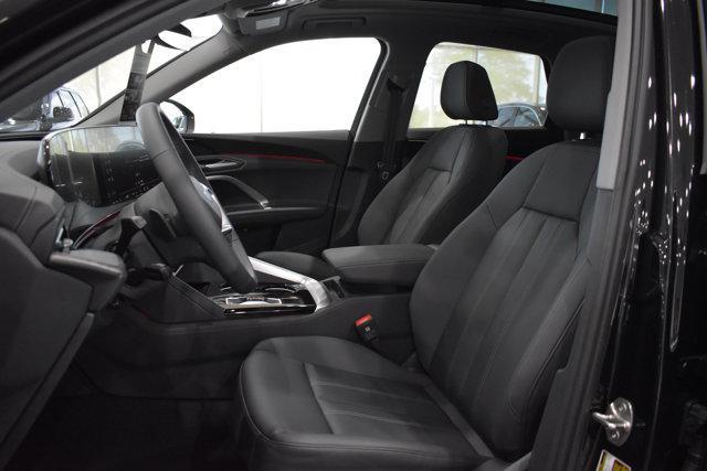 Photo of 2025 Mythos Black Metallic Audi Q5