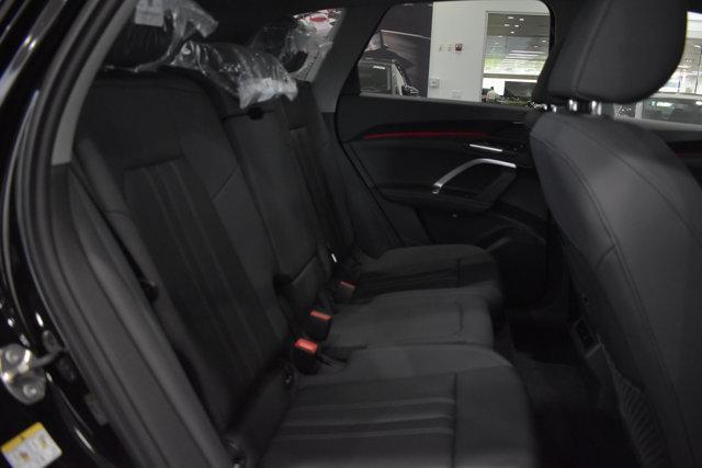 Photo of 2025 Mythos Black Metallic Audi Q5