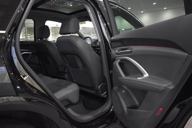 Photo of 2025 Mythos Black Metallic Audi Q5