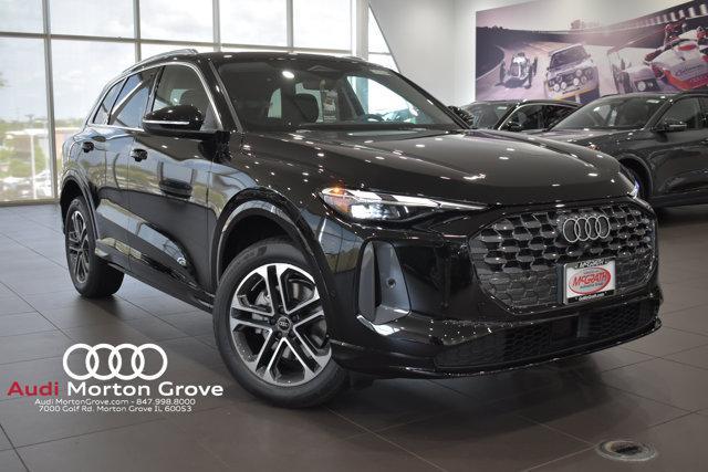 Photo of 2025 Mythos Black Metallic Audi Q5
