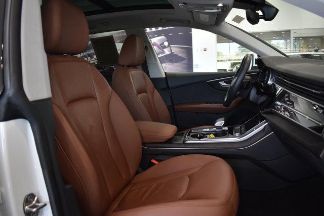 Photo of 2023 Carrara White Audi Q8