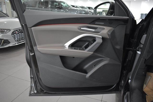 Photo of 2025 Mythos Black metallic Audi Q5
