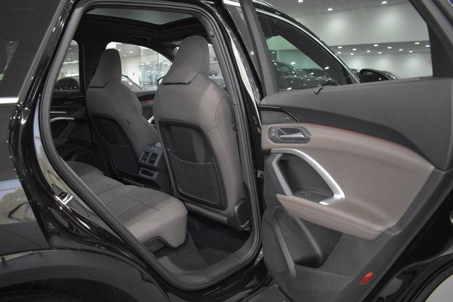 Photo of 2025 Mythos Black metallic Audi Q5