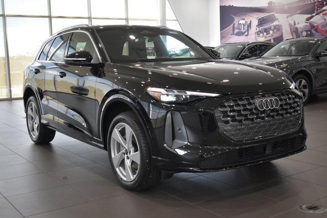 Photo of 2025 Mythos Black metallic Audi Q5