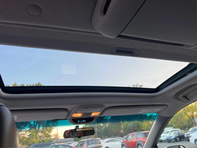 Photo of 2008 Silver Pine Mica Toyota Sienna