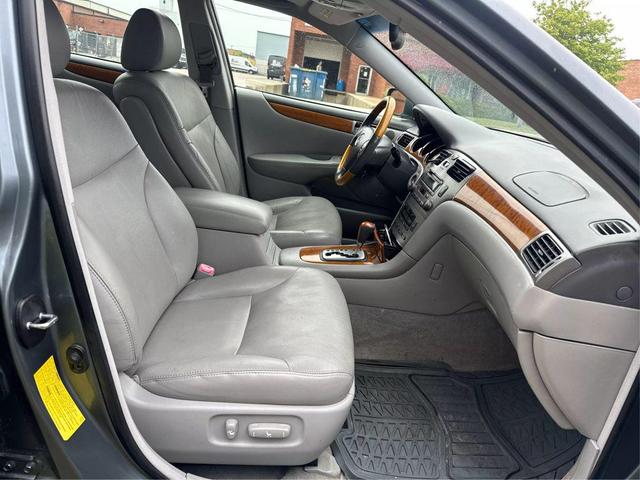 Photo of 2006 Gray Lexus ES 330