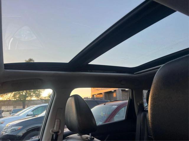 Photo of 2016 Brilliant Silver Nissan Rogue