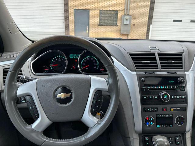 Photo of 2010 Red Chevrolet Traverse