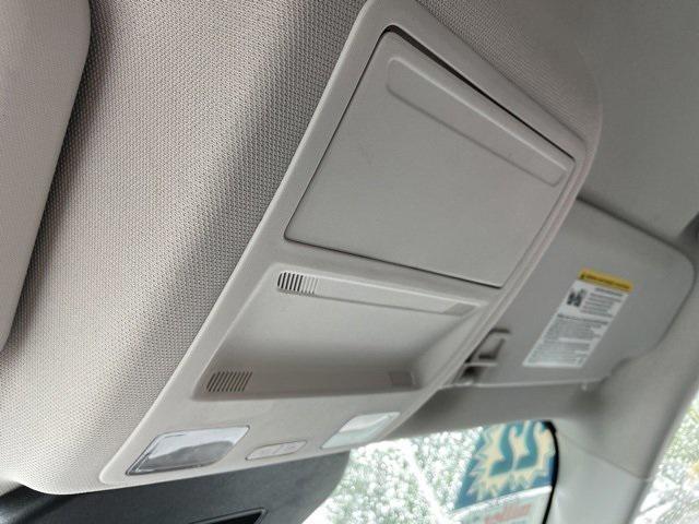 Photo of 2022 Iconic Silver Metallic Ford Escape