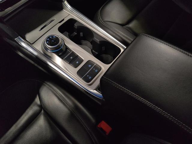 Photo of 2023 White Ford Explorer