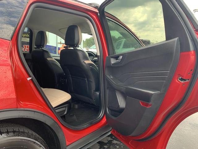Photo of 2022 Rapid Red Metallic Tinted Clearcoat Ford Escape