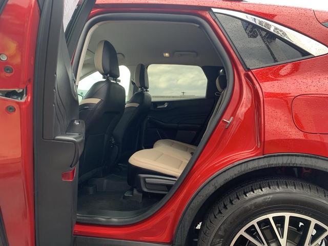 Photo of 2022 Rapid Red Metallic Tinted Clearcoat Ford Escape