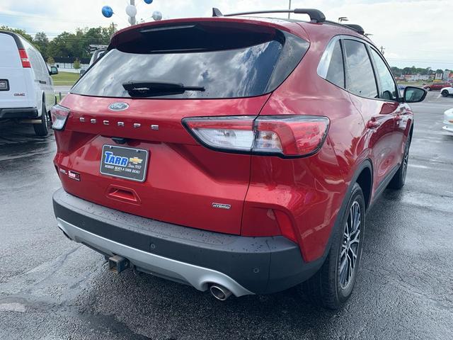 Photo of 2022 Rapid Red Metallic Tinted Clearcoat Ford Escape