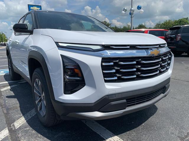 Photo of 2026 Summit White Chevrolet Equinox