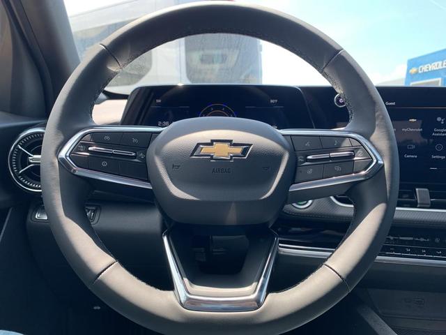 Photo of 2026 Summit White Chevrolet Equinox