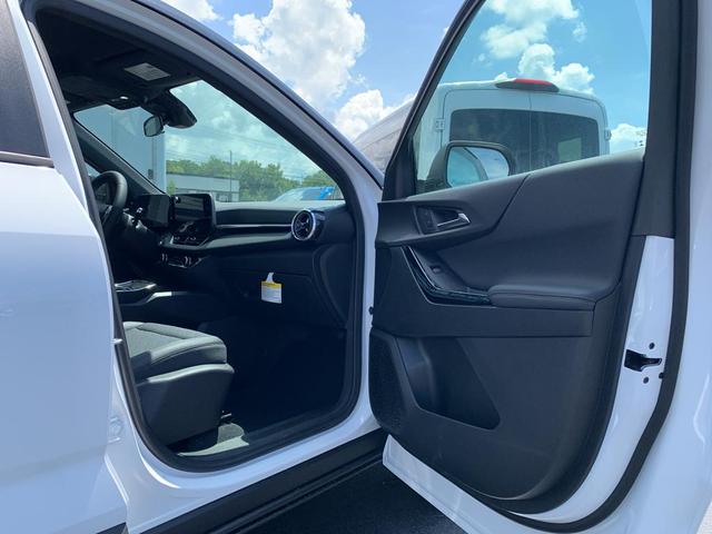 Photo of 2026 Summit White Chevrolet Equinox