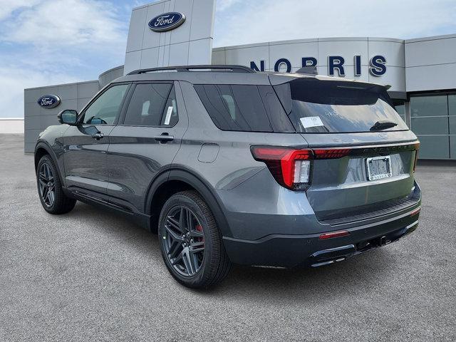 Photo of 2025 Carbonized Gray Metallic Ford Explorer
