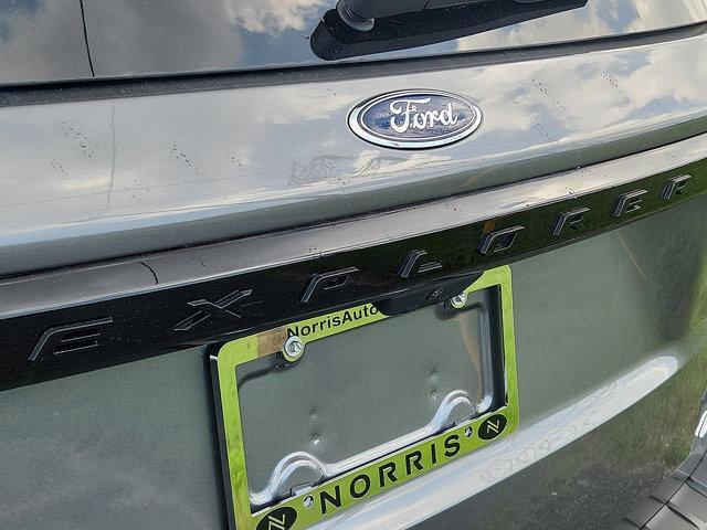 Photo of 2025 Carbonized Gray Metallic Ford Explorer