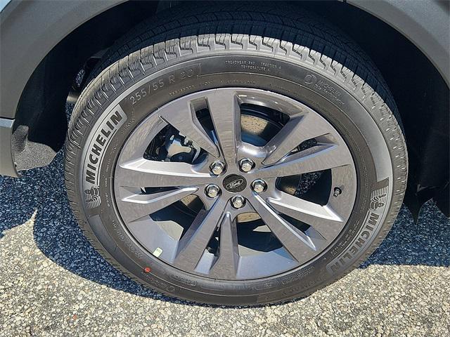 Photo of 2025 Vapor Blue Ford Explorer