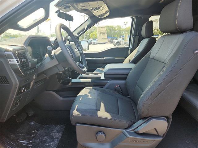 Photo of 2025 Oxford White Ford F-150