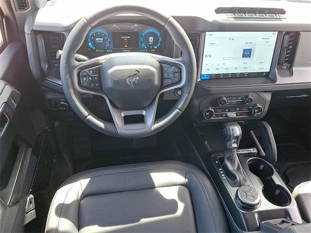 Photo of 2025 Azure Gray Metallic Ford Bronco