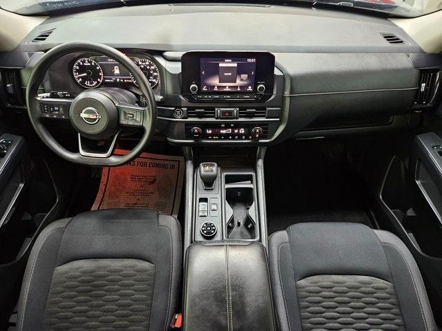 Photo of 2023 Black Nissan Pathfinder