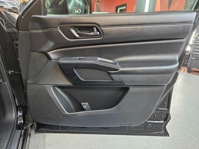 Photo of 2023 Black Nissan Pathfinder