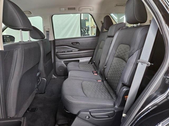 Photo of 2023 Black Nissan Pathfinder