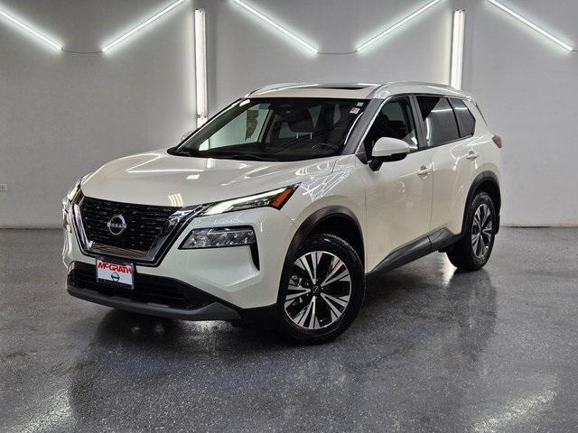 Photo of 2022 White Nissan Rogue