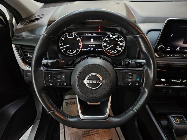 Photo of 2022 White Nissan Rogue